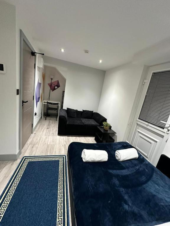 Affittacamere Serviced Ensuite Double - Near Greenwich Park - The O2 Arena - Nearby Transport Links To - New Cross Station - Lewisham Se14